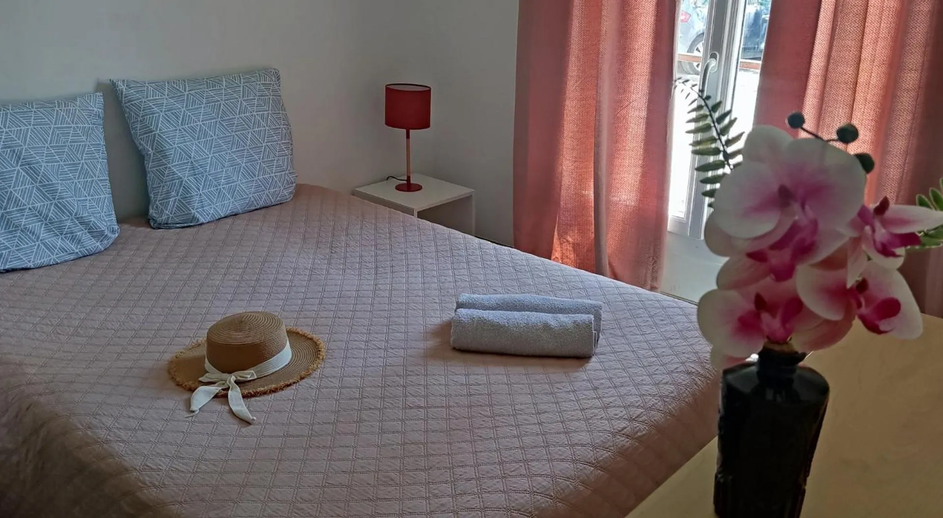 Provencal-Style Apartment Aix-en-Provence